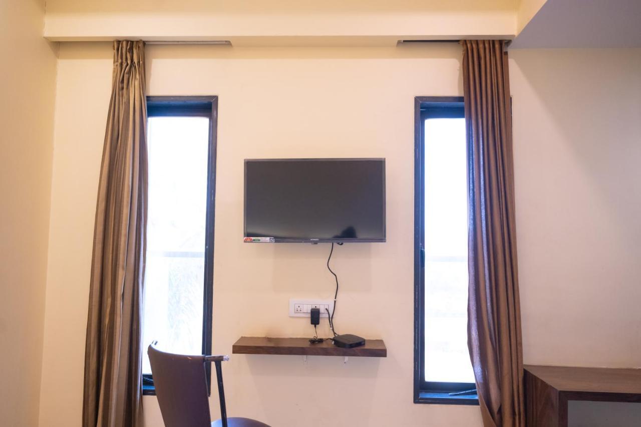 Vijaya Hill View Residency Hotel Navi Mumbai Ngoại thất bức ảnh